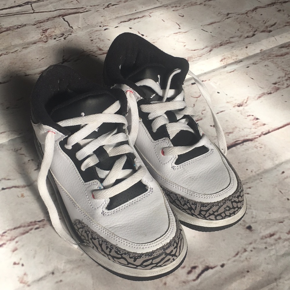 Retro Air Jordan 3s//22 Centimeters//Size: 3Y